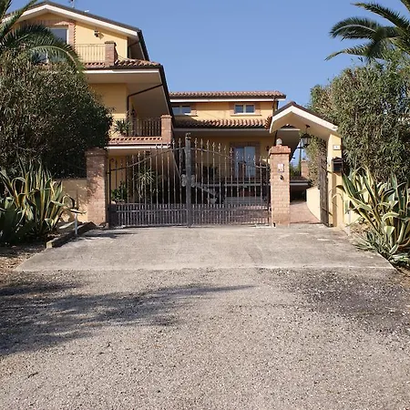 Frühstückspension Algi 4*