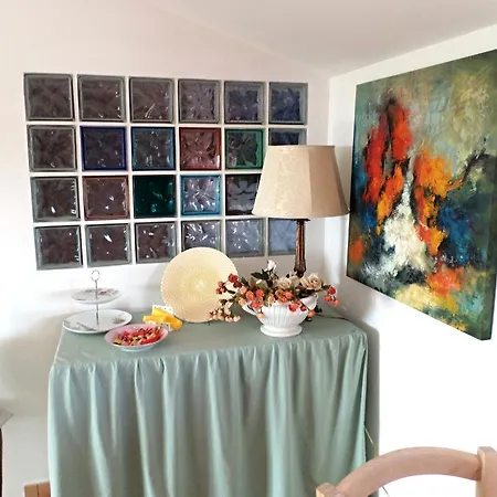 Frühstückspension Algi 4*