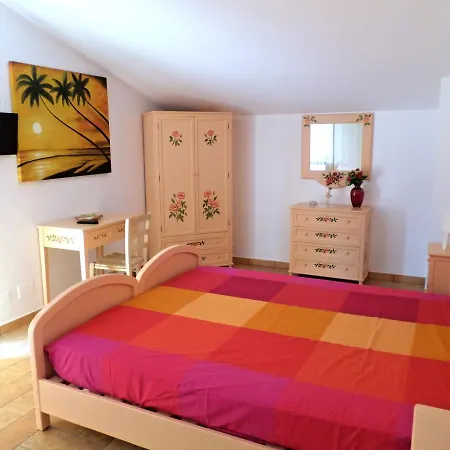 Bed and breakfast Algi